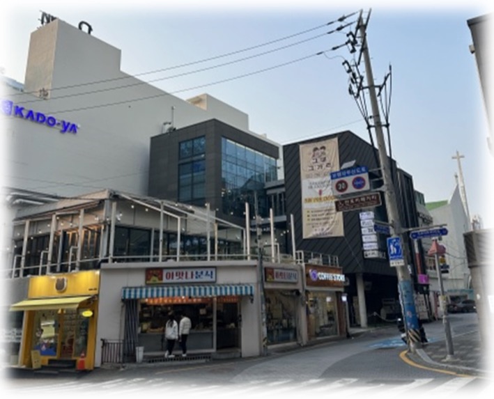 '부산 전포' 카페거리의 풍경을 보여주고 있다.
