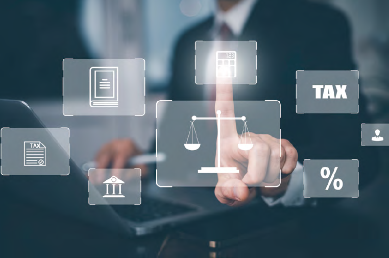 한 남성이 TAX 관련 자료를 터치하고 있다.