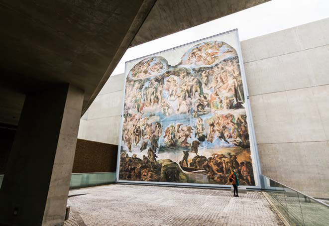 '안도 다다오'의 노출 콘크리트 건축물과 타일에 인쇄된 명화, 빛이 3박자를 이루는 교토부립 도판 명화의 정원.