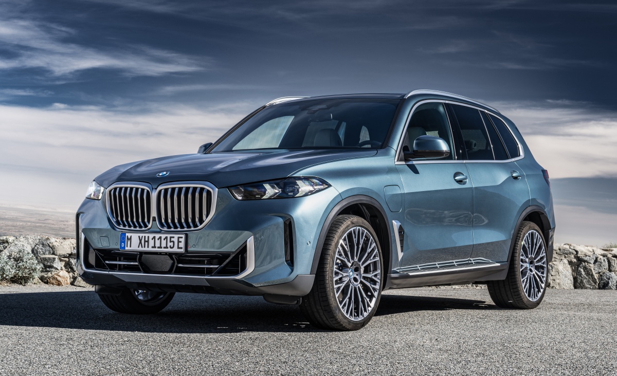 'BMW X5'은 'BMW'의 'SUV 라인업'을 '대표하는 핵심 모델'. 'BMW SUV 라인업'의 '시초'이기도 함.