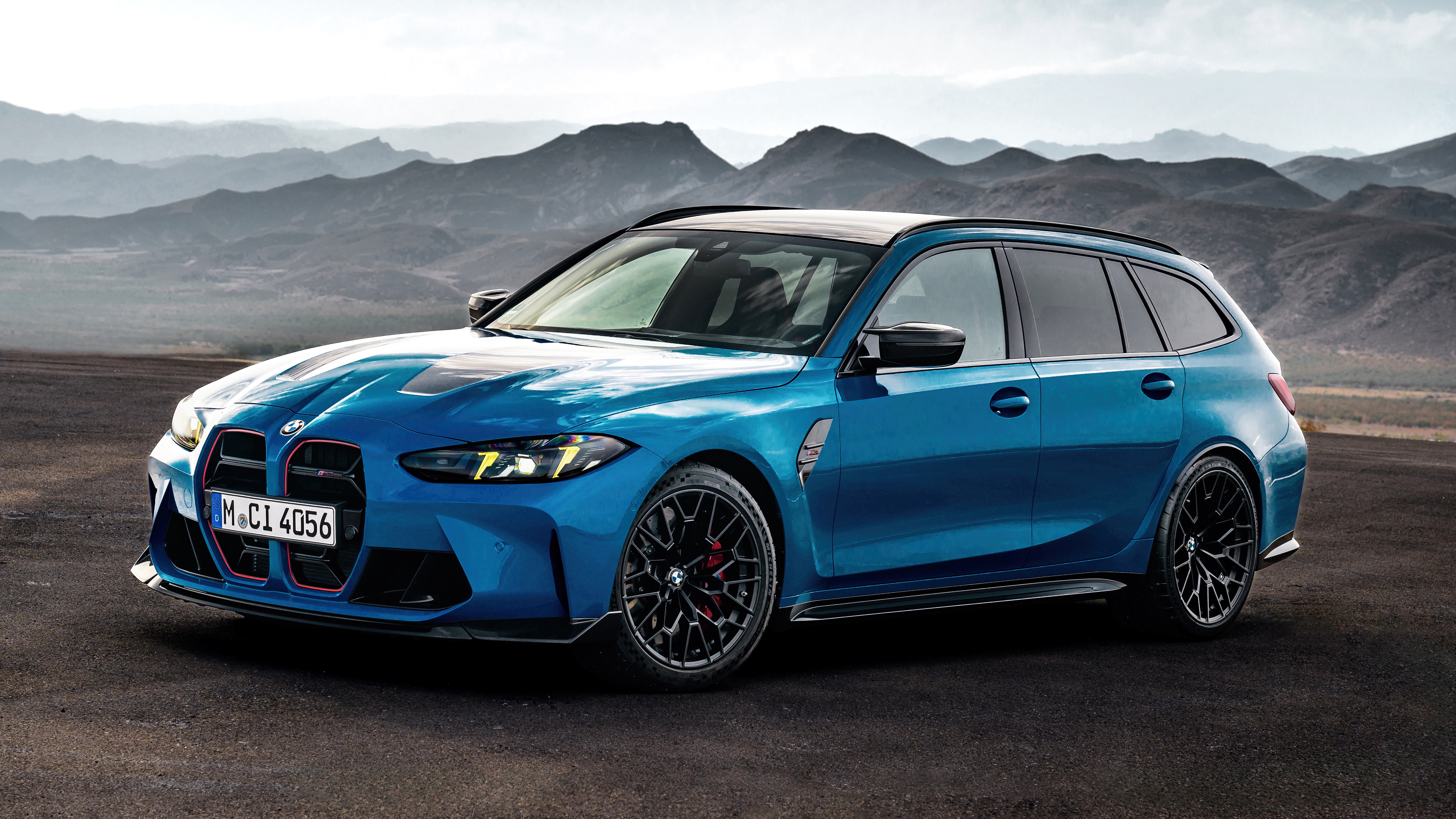 BMW M3 CS 투어링의 '측면' 사진이다.